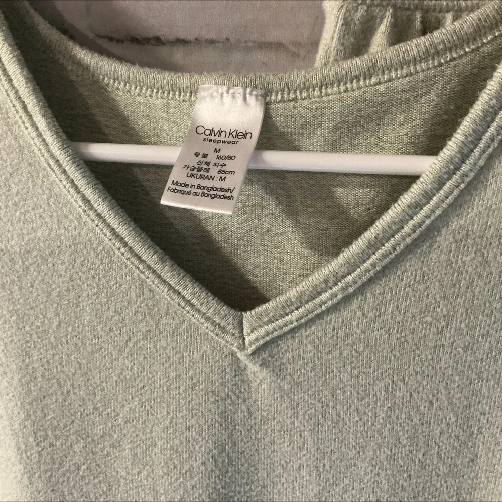 CALVIN KLEIN Women’s Size M Logo Relaxed V-neck Short Sleeve And Shorts Set - Picture 5 of 7
